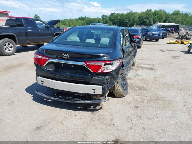 45654358 :رقم المزاد ، 4T1BF1FK5HU768384 vin ، 2017 Toyota Camry Le مزاد بيع
