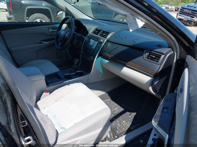 45654358 :رقم المزاد ، 4T1BF1FK5HU768384 vin ، 2017 Toyota Camry Le مزاد بيع