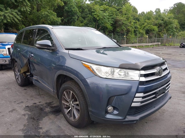 2017 Toyota Highlander Xle მანქანა იყიდება აუქციონზე, vin: 5TDKZRFH5HS525791, აუქციონის ნომერი: 45654389