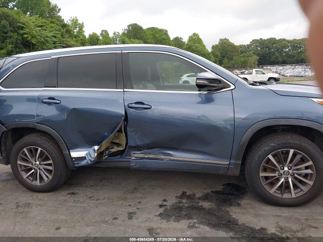 2017 Toyota Highlander Xle მანქანა იყიდება აუქციონზე, vin: 5TDKZRFH5HS525791, აუქციონის ნომერი: 45654389