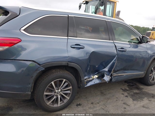2017 Toyota Highlander Xle მანქანა იყიდება აუქციონზე, vin: 5TDKZRFH5HS525791, აუქციონის ნომერი: 45654389