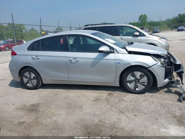2018 Hyundai Ioniq Hybrid Blue მანქანა იყიდება აუქციონზე, vin: KMHC65LC2JU072693, აუქციონის ნომერი: 45654410