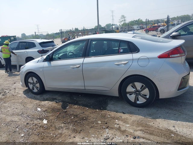 2018 Hyundai Ioniq Hybrid Blue მანქანა იყიდება აუქციონზე, vin: KMHC65LC2JU072693, აუქციონის ნომერი: 45654410