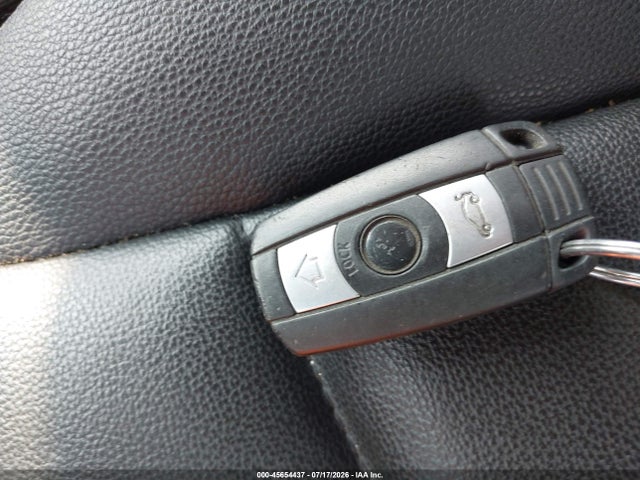2006 Bmw 325i მანქანა იყიდება აუქციონზე, vin: WBAVB13586KR65809, აუქციონის ნომერი: 45654437