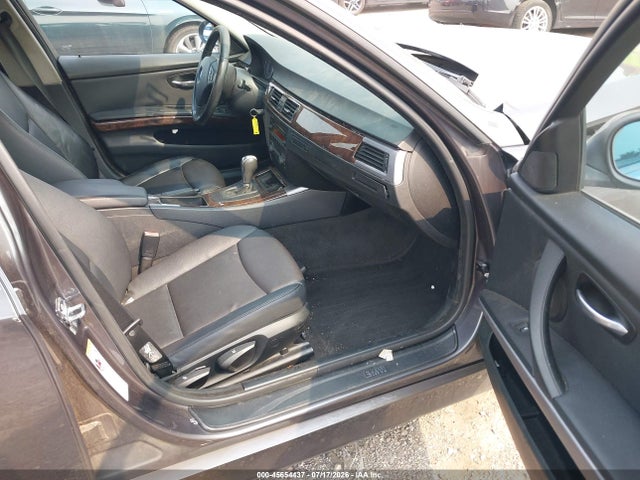 2006 Bmw 325i მანქანა იყიდება აუქციონზე, vin: WBAVB13586KR65809, აუქციონის ნომერი: 45654437