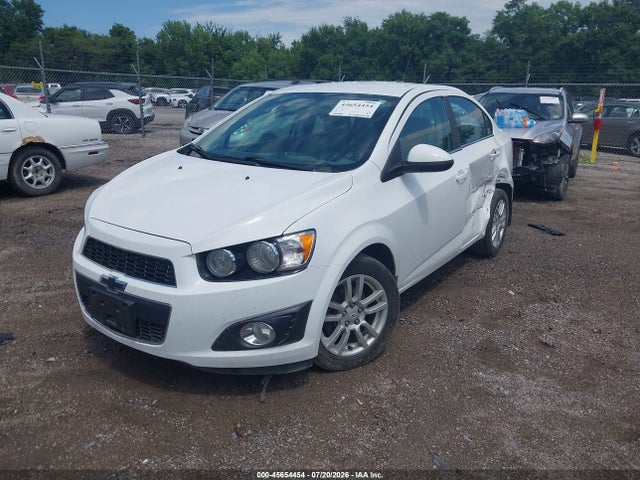 Chevrolet Sonic Lt Auto 2015 1G1JC5SH4F4209263 Image 2