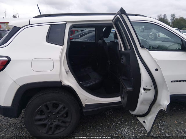 Jeep Compass Latitude 2017 3C4NJDBB0HT611122 Image 8