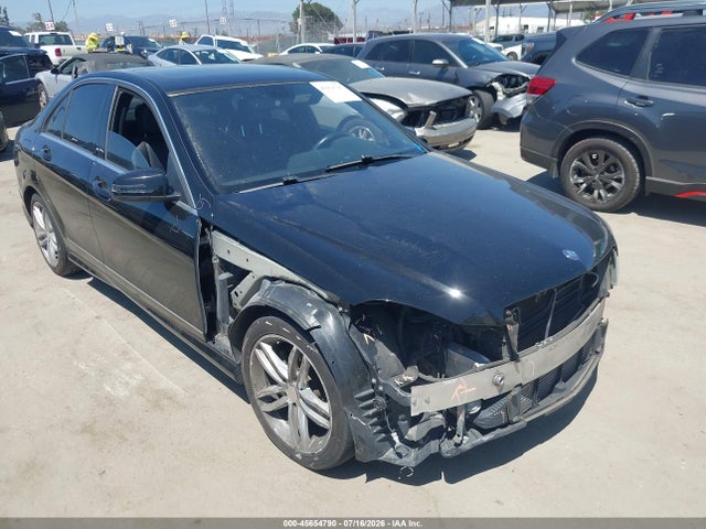 Продажа на аукционе авто 2013 Mercedes-benz C 250 Sport, vin: WDDGF4HB3DR287030, номер лота: 45654790