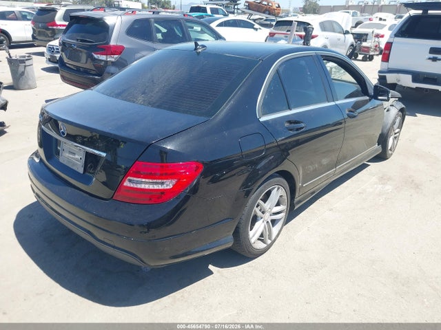 Продажа на аукционе авто 2013 Mercedes-benz C 250 Sport, vin: WDDGF4HB3DR287030, номер лота: 45654790