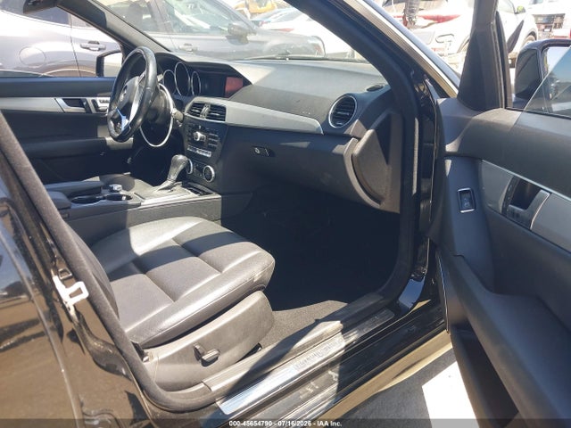 Продажа на аукционе авто 2013 Mercedes-benz C 250 Sport, vin: WDDGF4HB3DR287030, номер лота: 45654790