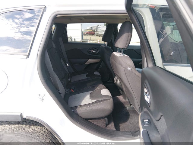 Jeep Cherokee Latitude 4x4 2018 1C4PJMCB4JD528652 Image 8