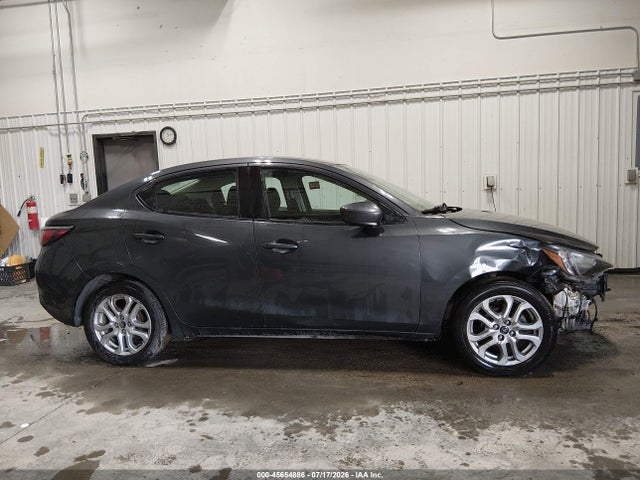 45654886 :رقم المزاد ، 3MYDLBYV4JY328924 vin ، 2018 Toyota Yaris Ia مزاد بيع