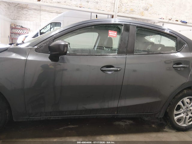 45654886 :رقم المزاد ، 3MYDLBYV4JY328924 vin ، 2018 Toyota Yaris Ia مزاد بيع