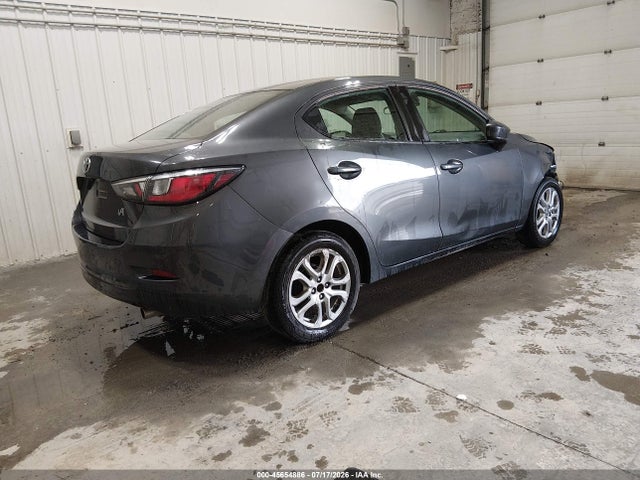 45654886 :رقم المزاد ، 3MYDLBYV4JY328924 vin ، 2018 Toyota Yaris Ia مزاد بيع