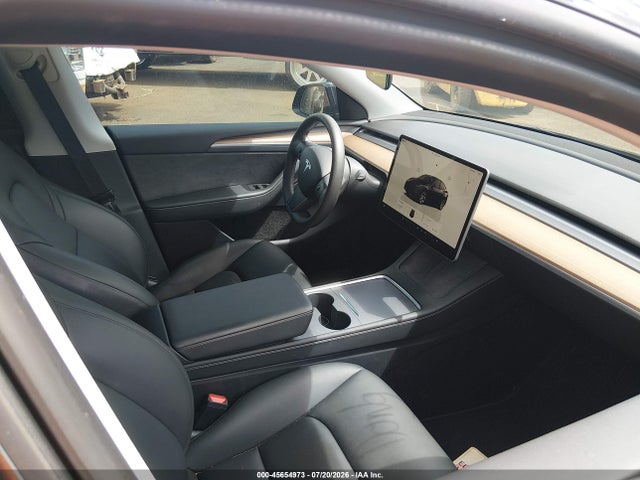 Продаж на аукціоні авто 2023 Tesla Model Y Awd/long Range Dual Motor All-wheel Drive, vin: 7SAYGDEE2PA107251, номер лоту: 45654973
