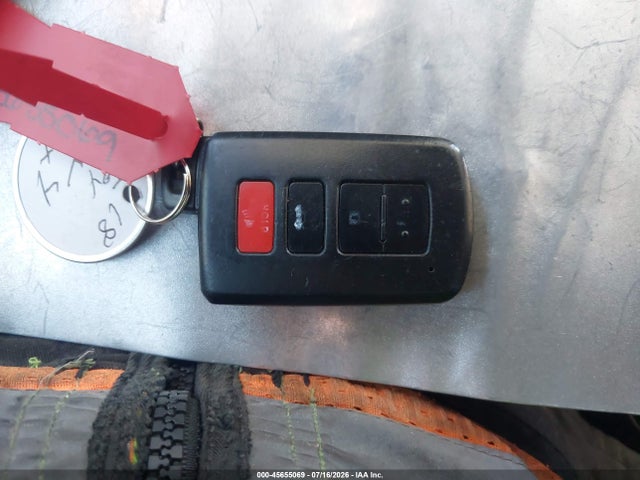 Toyota RAV4 SE 2018 JTMNFREV8JJ741263 Image 11