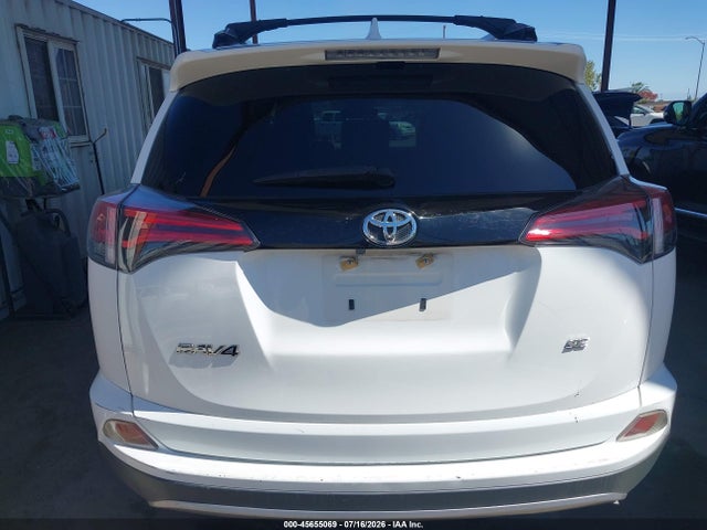 Toyota RAV4 SE 2018 JTMNFREV8JJ741263 Image 16