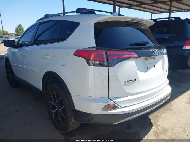 Toyota RAV4 SE 2018 JTMNFREV8JJ741263 Image 3
