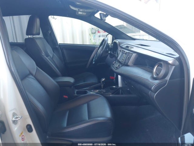 Toyota RAV4 SE 2018 JTMNFREV8JJ741263 Image 5