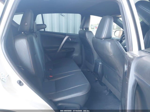 Toyota RAV4 SE 2018 JTMNFREV8JJ741263 Image 8