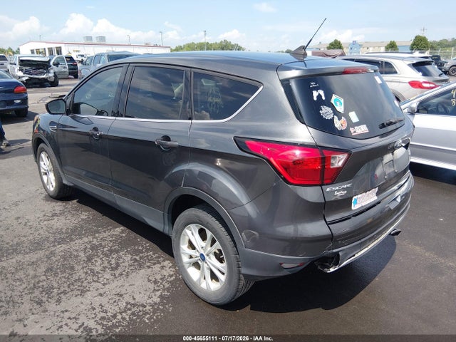 45655111 :رقم المزاد ، 1FMCU0GDXKUA18720 vin ، 2019 Ford Escape Se مزاد بيع