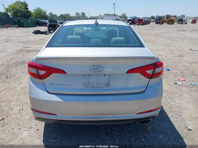 Hyundai SONATA SE 2015 5NPE24AF5FH006236 Image 16