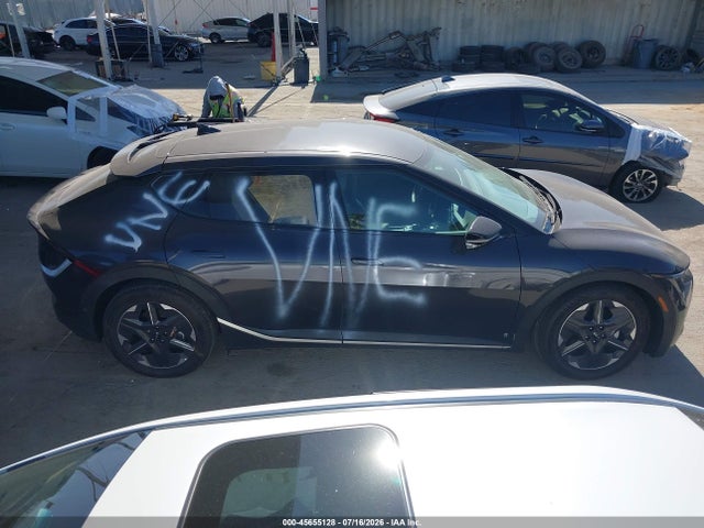 Продажа на аукционе авто 2025 Kia Ev6 Light Long Range Rwd, vin: 5XYC34JA7SG010833, номер лота: 45655128