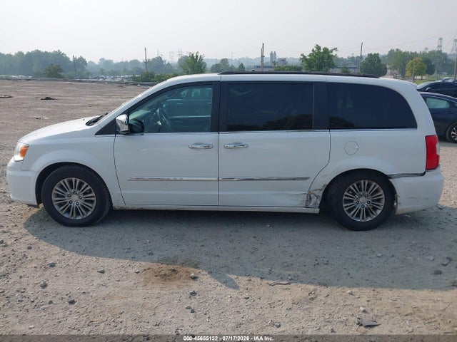 2C4RC1CG7GR159272 Chrysler Town &amp; Country Touring-l Anniversary Edition