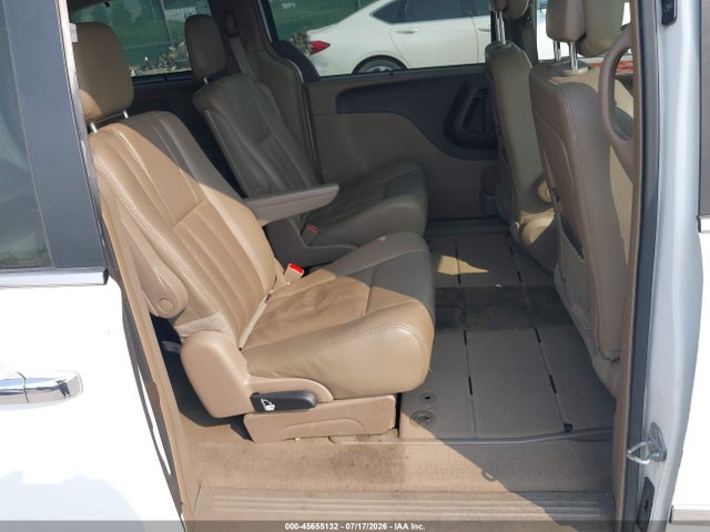 2C4RC1CG7GR159272 Chrysler Town &amp; Country Touring-l Anniversary Edition