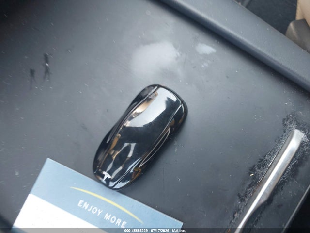 Продажа на аукционе авто 2016 Tesla Model S 60/70/75/85, vin: 5YJSA1E17GF151720, номер лота: 45655229