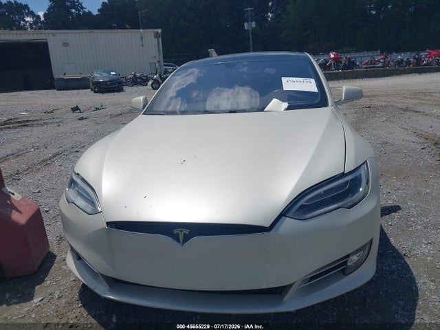 Продажа на аукционе авто 2016 Tesla Model S 60/70/75/85, vin: 5YJSA1E17GF151720, номер лота: 45655229
