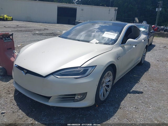 Продажа на аукционе авто 2016 Tesla Model S 60/70/75/85, vin: 5YJSA1E17GF151720, номер лота: 45655229