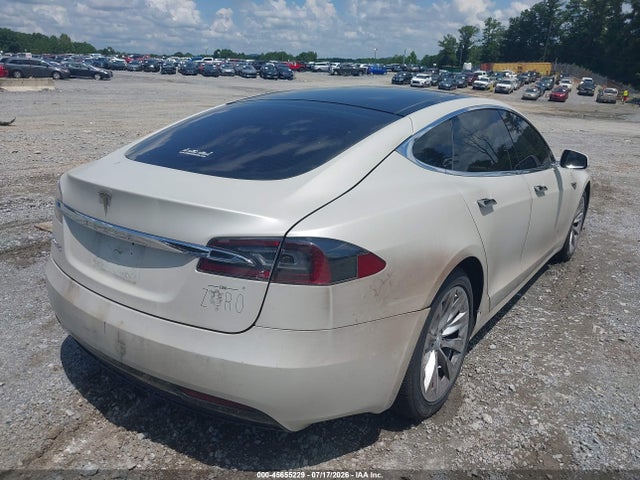 Продажа на аукционе авто 2016 Tesla Model S 60/70/75/85, vin: 5YJSA1E17GF151720, номер лота: 45655229