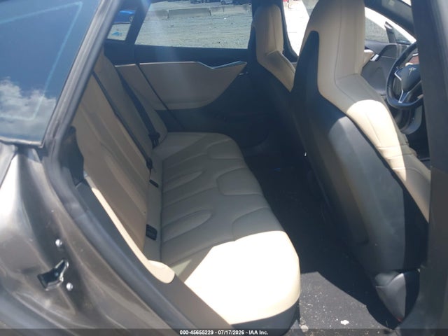 Продажа на аукционе авто 2016 Tesla Model S 60/70/75/85, vin: 5YJSA1E17GF151720, номер лота: 45655229