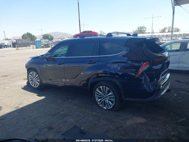 Toyota Highlander Hybrid Platinum 2025 5TDEBRCH2SS689920 Image 14
