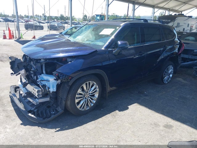Toyota Highlander Hybrid Platinum 2025 5TDEBRCH2SS689920 Image 2