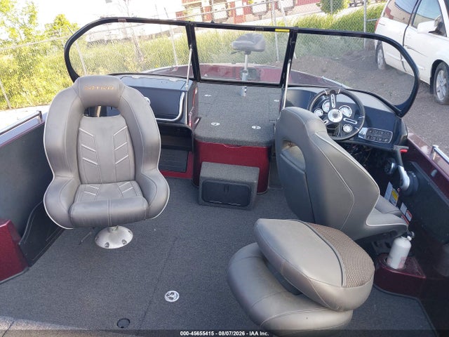 45655415 :رقم المزاد ، BUJ83253K819 vin ، 2019 Tracker Nitro Zv19 مزاد بيع