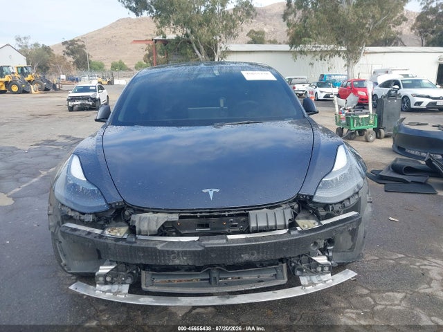 2022 Tesla Model 3 Long Range Dual Motor All-wheel Drive მანქანა იყიდება აუქციონზე, vin: 5YJ3E1EB2NF332884, აუქციონის ნომერი: 45655438