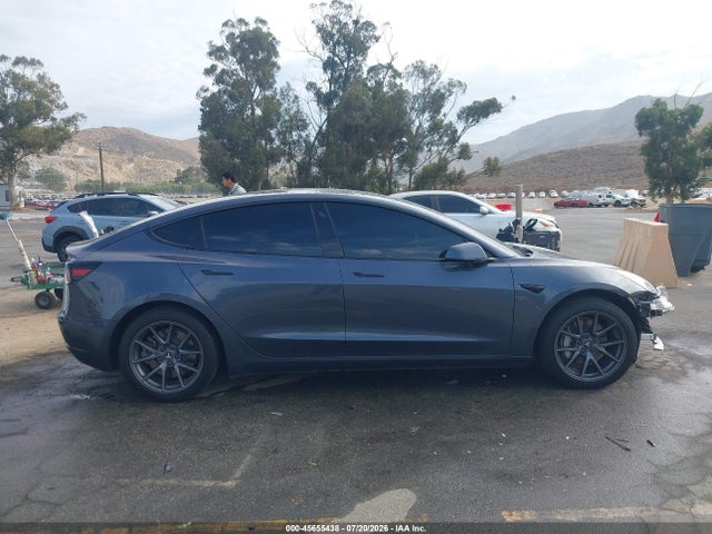 2022 Tesla Model 3 Long Range Dual Motor All-wheel Drive მანქანა იყიდება აუქციონზე, vin: 5YJ3E1EB2NF332884, აუქციონის ნომერი: 45655438