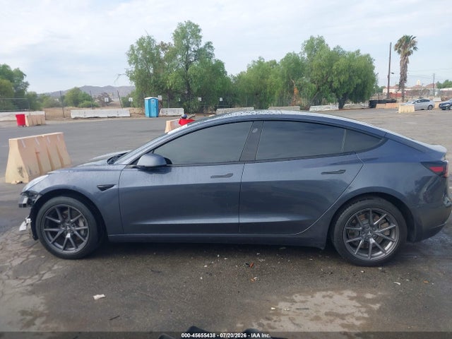 2022 Tesla Model 3 Long Range Dual Motor All-wheel Drive მანქანა იყიდება აუქციონზე, vin: 5YJ3E1EB2NF332884, აუქციონის ნომერი: 45655438