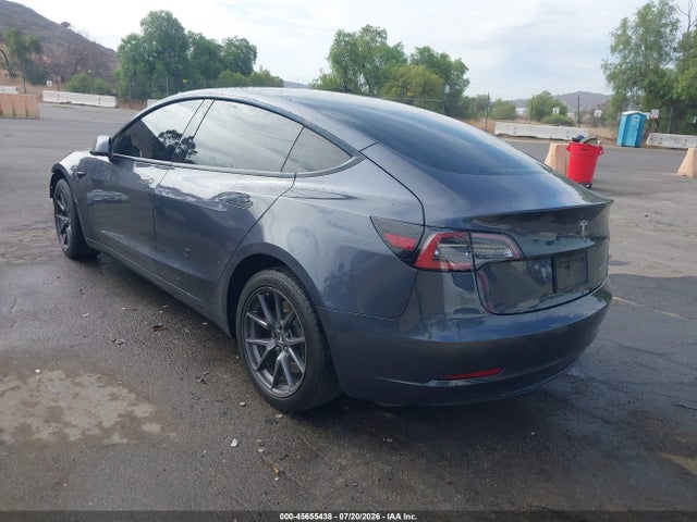 2022 Tesla Model 3 Long Range Dual Motor All-wheel Drive მანქანა იყიდება აუქციონზე, vin: 5YJ3E1EB2NF332884, აუქციონის ნომერი: 45655438