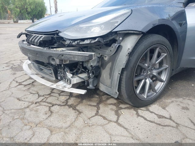 2022 Tesla Model 3 Long Range Dual Motor All-wheel Drive მანქანა იყიდება აუქციონზე, vin: 5YJ3E1EB2NF332884, აუქციონის ნომერი: 45655438