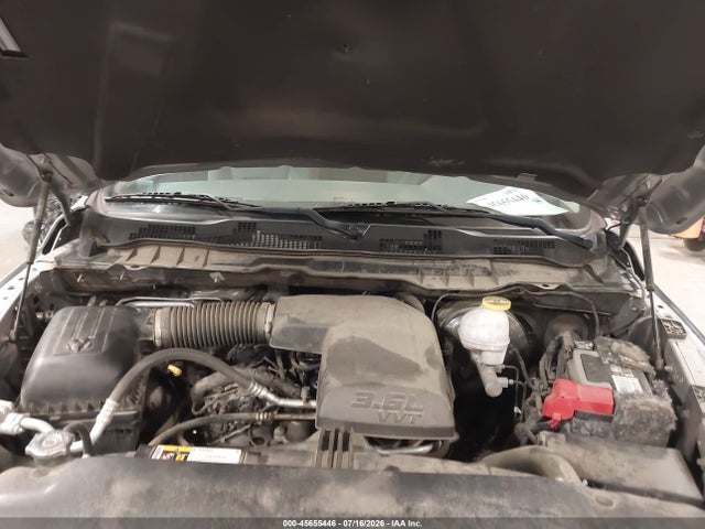 3C6JR7DG2KG569691 RAM 1500 Classic Tradesman 4x4 8&#039; Box