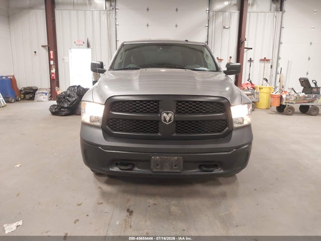 3C6JR7DG2KG569691 RAM 1500 Classic Tradesman 4x4 8&#039; Box