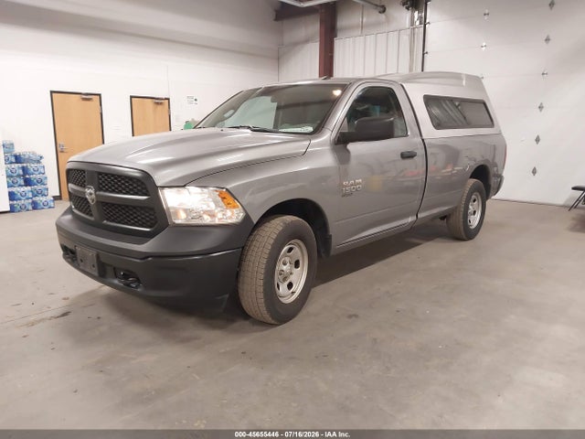 3C6JR7DG2KG569691 RAM 1500 Classic Tradesman 4x4 8&#039; Box