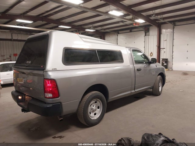 3C6JR7DG2KG569691 RAM 1500 Classic Tradesman 4x4 8&#039; Box