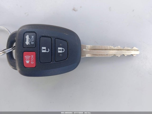 5YFBURHE9GP403069 Toyota COROLLA LE