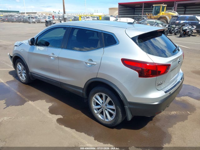 2017 Nissan Rogue Sport S მანქანა იყიდება აუქციონზე, vin: JN1BJ1CP9HW018061, აუქციონის ნომერი: 45655584