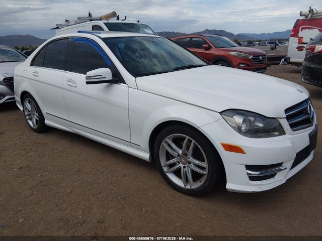 Aukcja sprzedaży 2014 Mercedes-benz C 250 Luxury/sport, vin: WDDGF4HB3EA966022, numer aukcji: 45655676