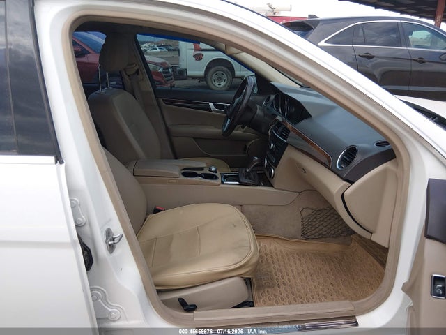 45655676 :رقم المزاد ، WDDGF4HB3EA966022 vin ، 2014 Mercedes-benz C 250 Luxury/sport مزاد بيع